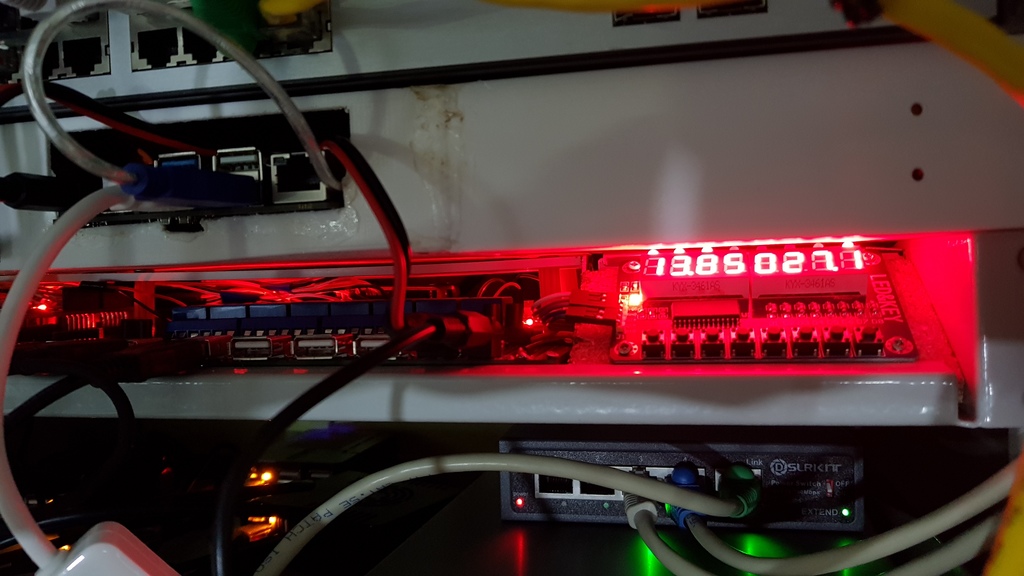 Smart power controller installed in a 19-inch rack