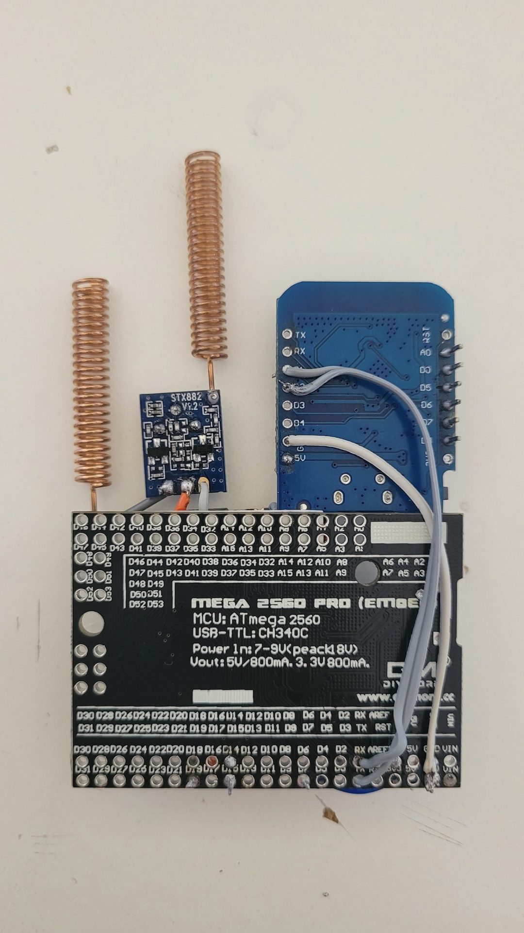 RFLink gateway with Wemos board and antennas